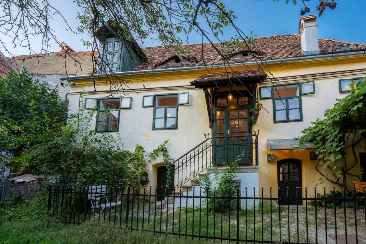 Апарт готель Casa Josef Bacon - La Strada - Сігішоара Екстер'єр фото